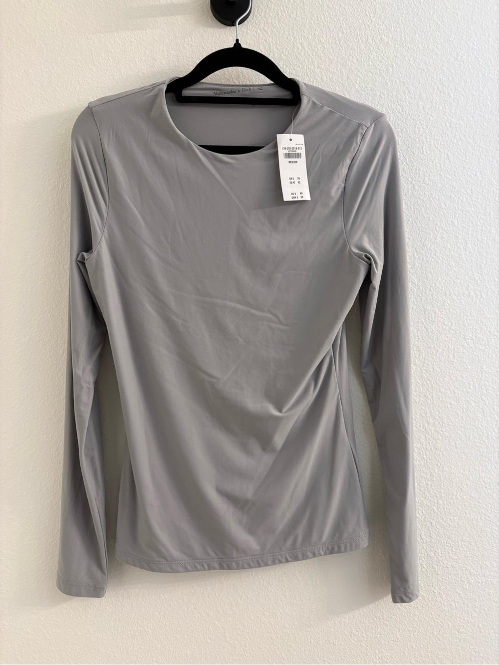 NWT | Abercrombie & Fitch Light Gray Long Sleeve Crew Top